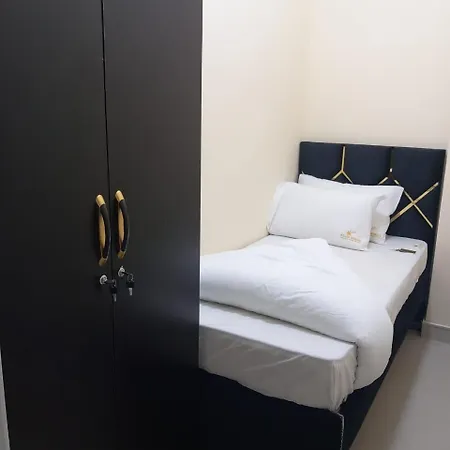 Four Stars Hostel Dubai Exterior photo