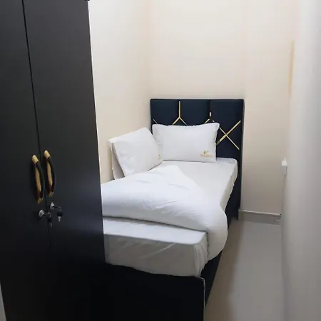 Four Stars Hostel Dubai Exterior photo